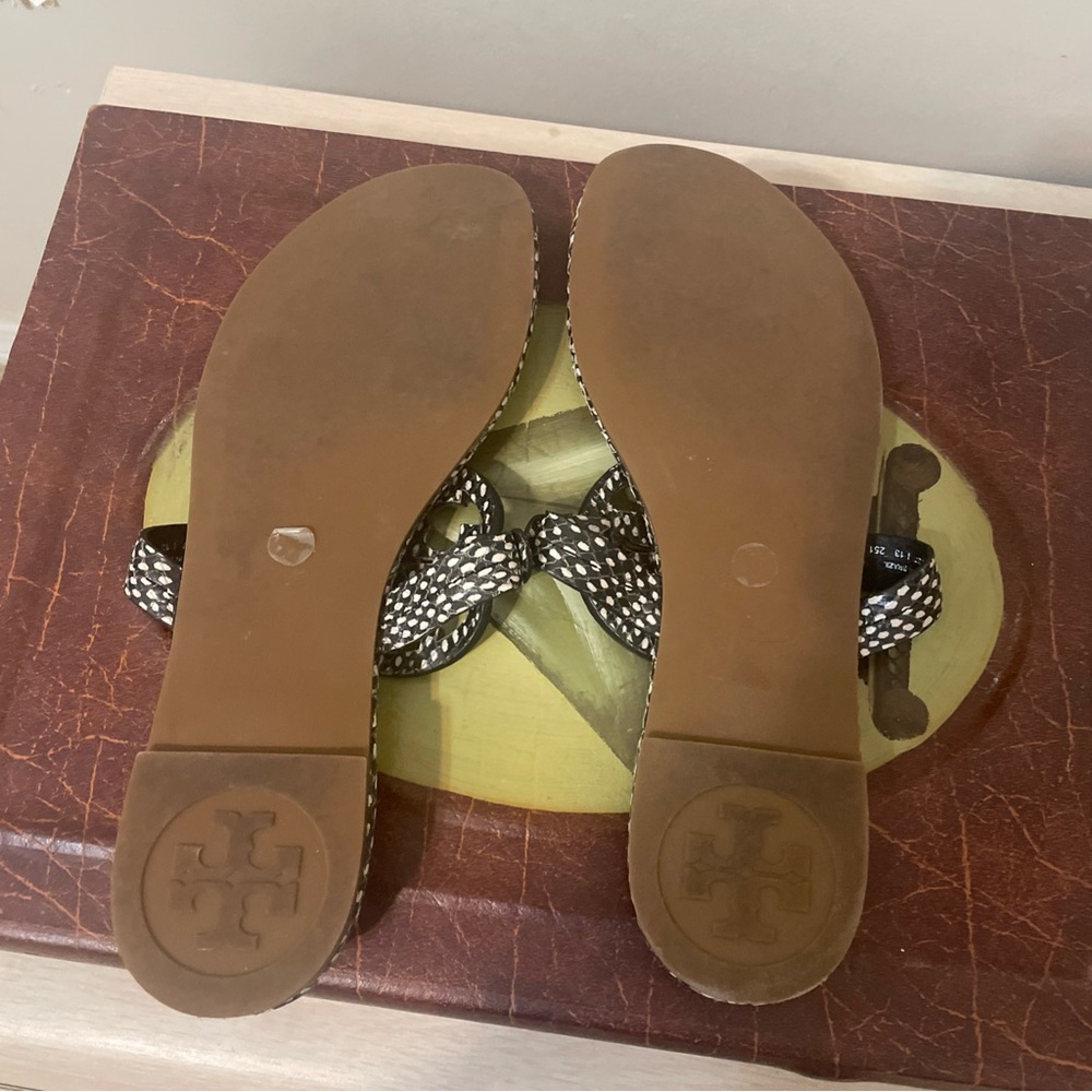 Tory Burch Monochrome Flip-Flops - Picture 5 of 5